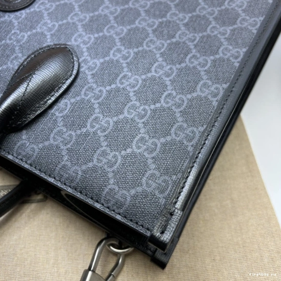 First bag ru GUCCI Tote Supreme Monogram GG Bag Gucci 0717